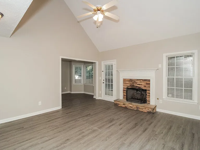 37 Winter Park Ln — Photo 4