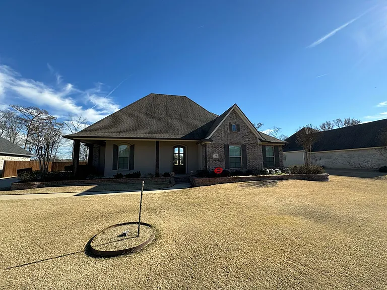 470 Long Acre Dr — Photo 2