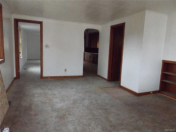 4th image of 59 N Main St