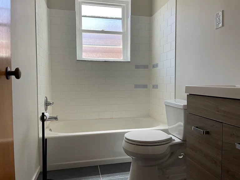 7106-7108 Jamieson Ave #2A — Photo 8