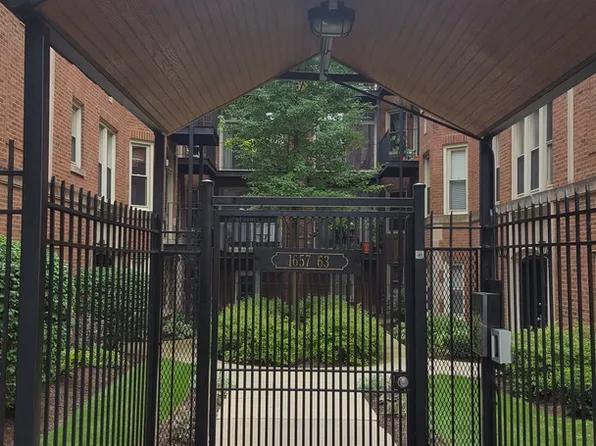 1657 W Pratt Blvd APT 2B, Chicago, IL 60626