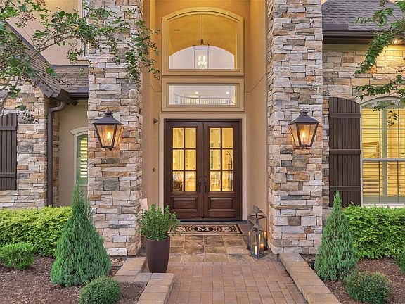 5th image of 154 Caledonia Cir