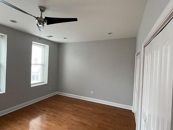 5th image of 5020 Beaumont Ave