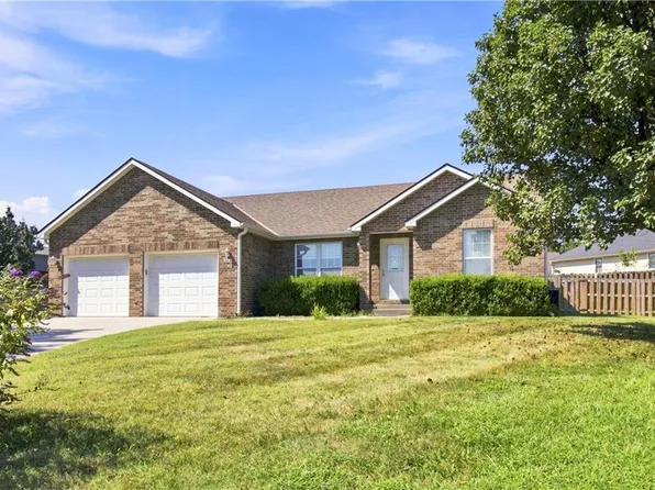 1595 Roanoke Dr, Warrensburg, MO 64093