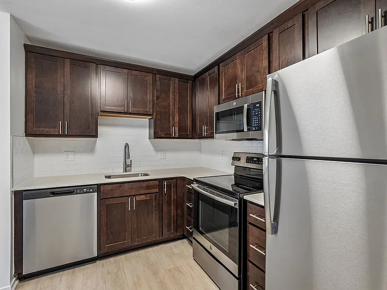 River Oaks Apartments of Rochester Hills — Photo 35