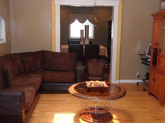 5th image of 393 East Ct