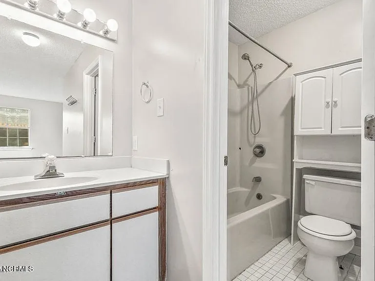 424 Singletree Dr — Photo 13