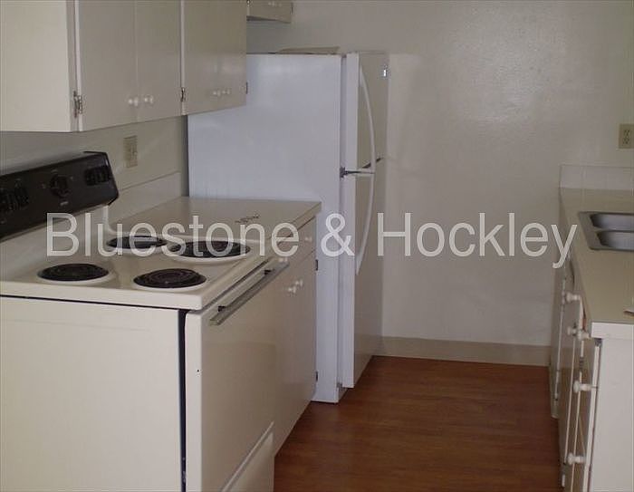 2nd image of 2959 SE Monroe St APT 10
