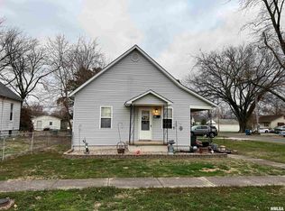 1010 E 3rd St, Centralia, IL 62801