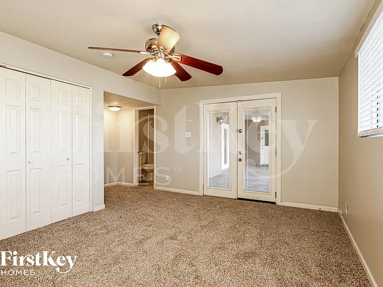 8802 N 35th Dr — Photo 10