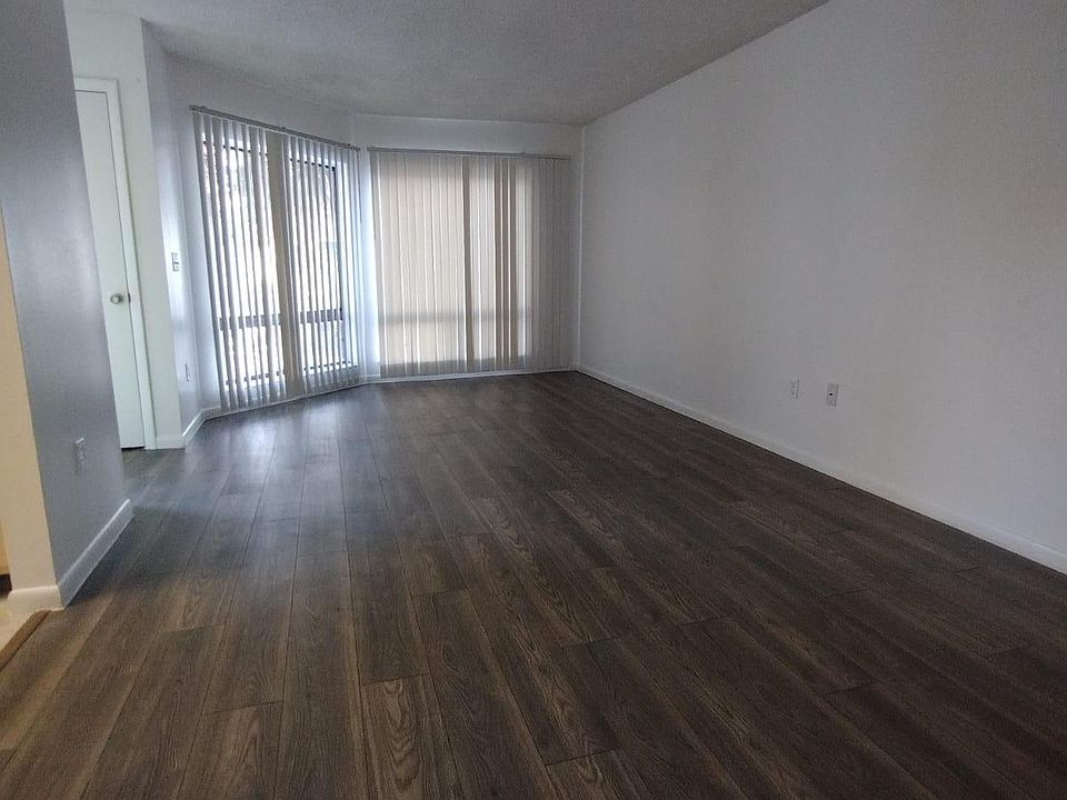 1st image of 4322 Aqua Vista Dr