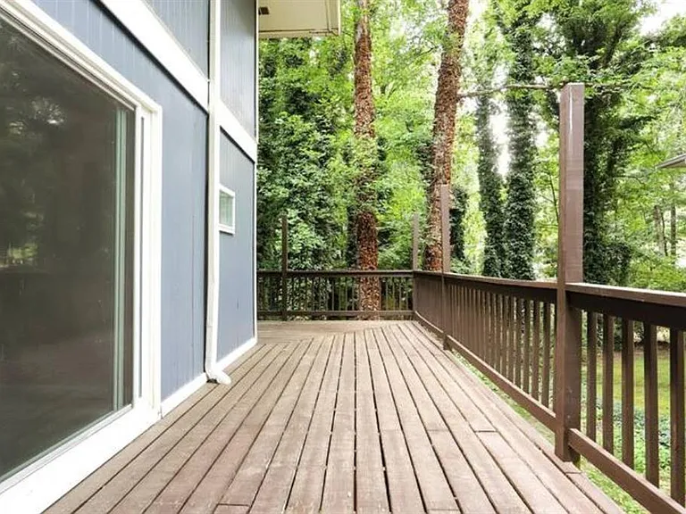 1303 Colony Dr — Photo 34