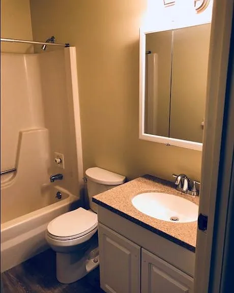 Edinboro Country Square Apartments — Photo 3