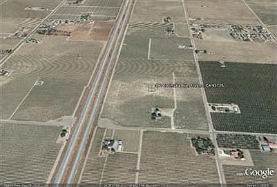 2nd image of 390 E Dinuba Ave