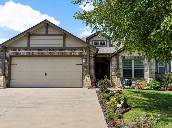 5352 Skylane Pl, Sand Springs, OK 74063