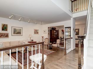 7420 Crestberry Ln, Bethesda, MD 20817