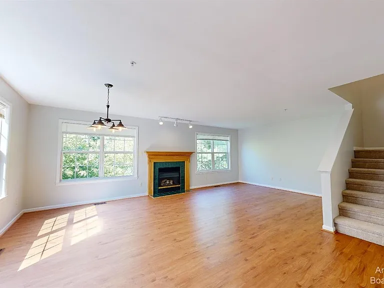 2813 Barclay Way — Photo 3