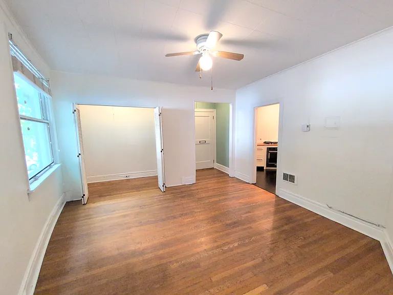 606 E Thomas St #E — Photo 1