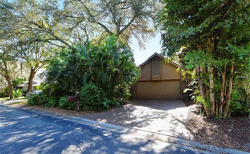 1st image of 4112 Woodview Dr