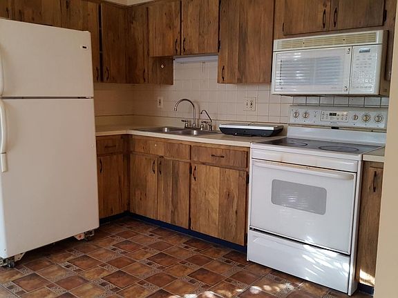 4th image of 1815 E Yukon St