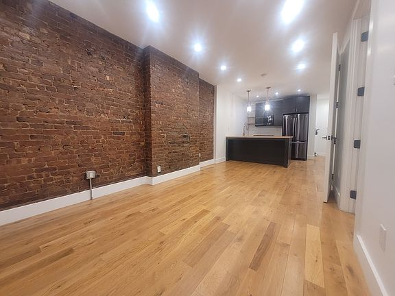 2nd image of 41 Vanderbilt Ave #4