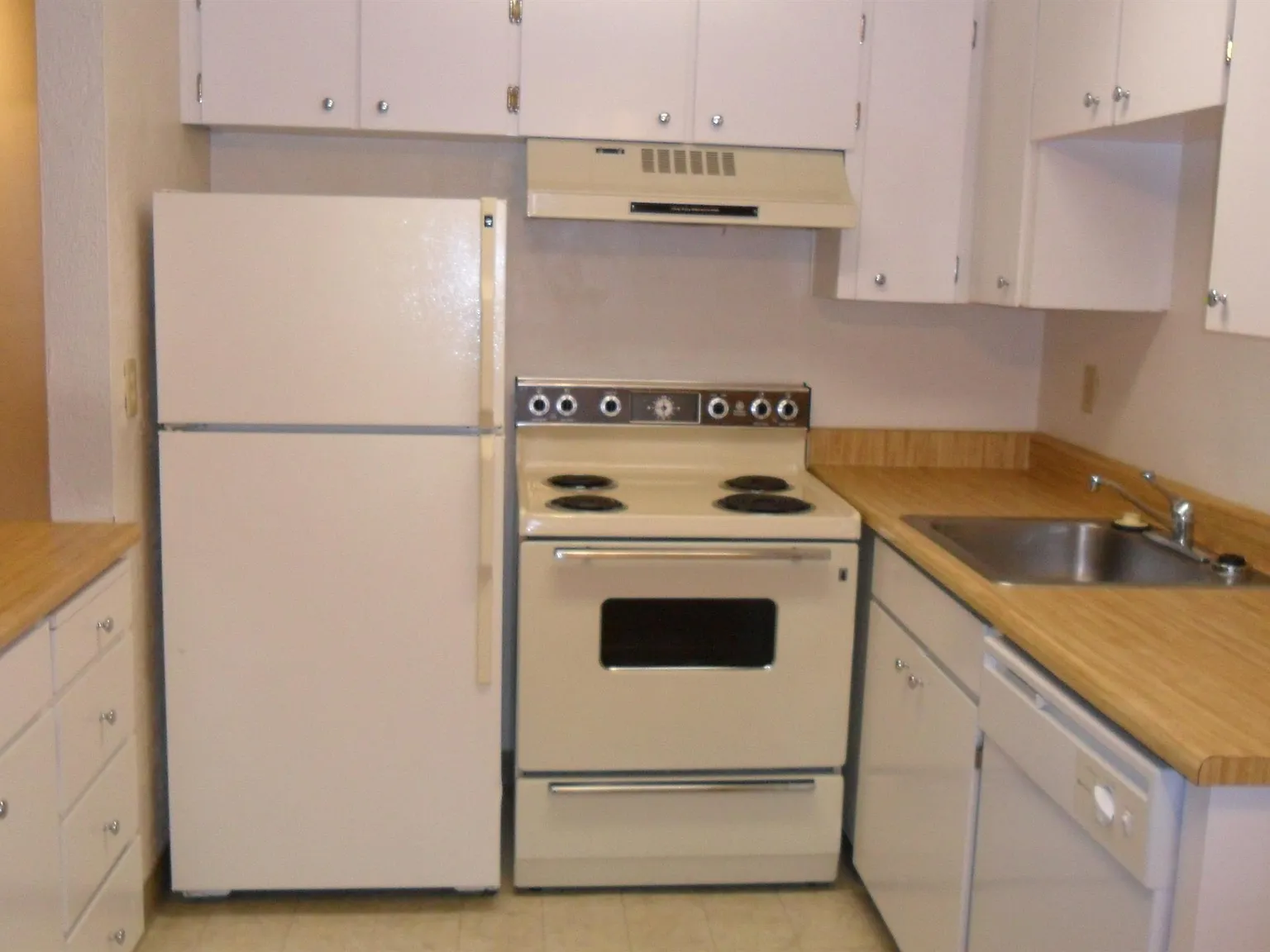 Park Knoll Apts - 11 — Photo 3