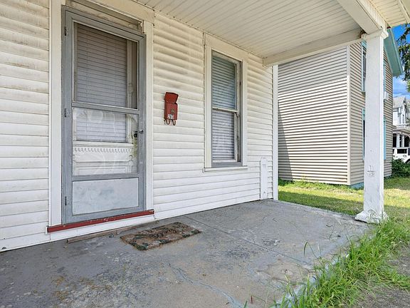3rd image of 283-285 Linden Ave #283