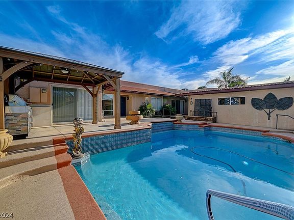 3rd image of 3463 Villa Hermosa Dr