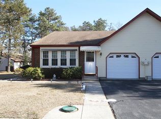 1 Pembroke Ln #A, Whiting, NJ 08759