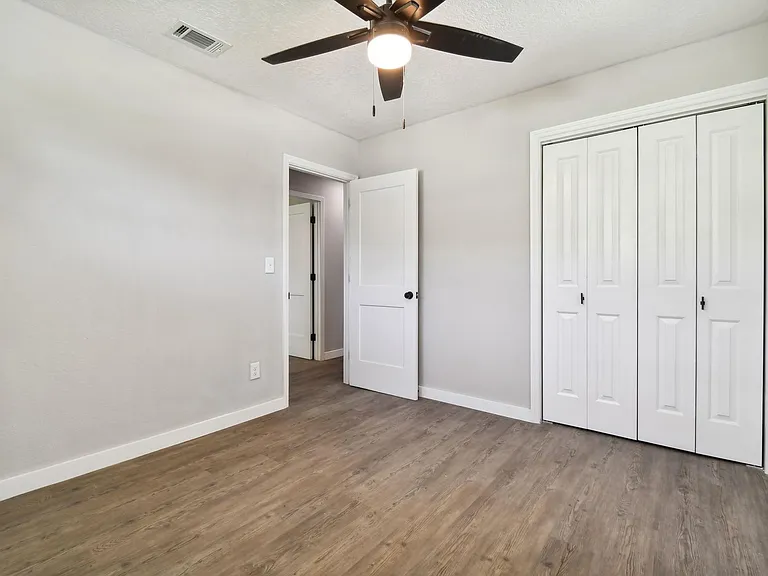535 W Palmeden Dr — Photo 17