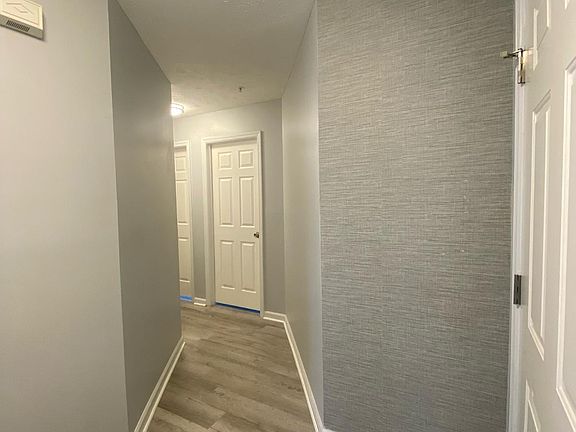 5th image of 342 Waterdown Dr APT 8