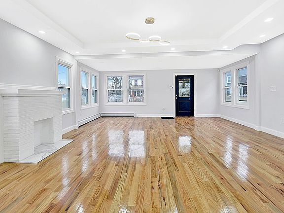 3rd image of 11943 189th St
