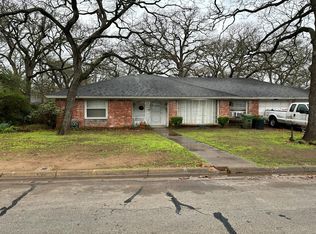 605 Circleview Dr S, Hurst, TX 76054