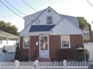 86 Allen St, Hempstead, NY 11550