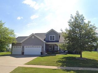 415 S Emerald Ct, Long Grove, IA 52756