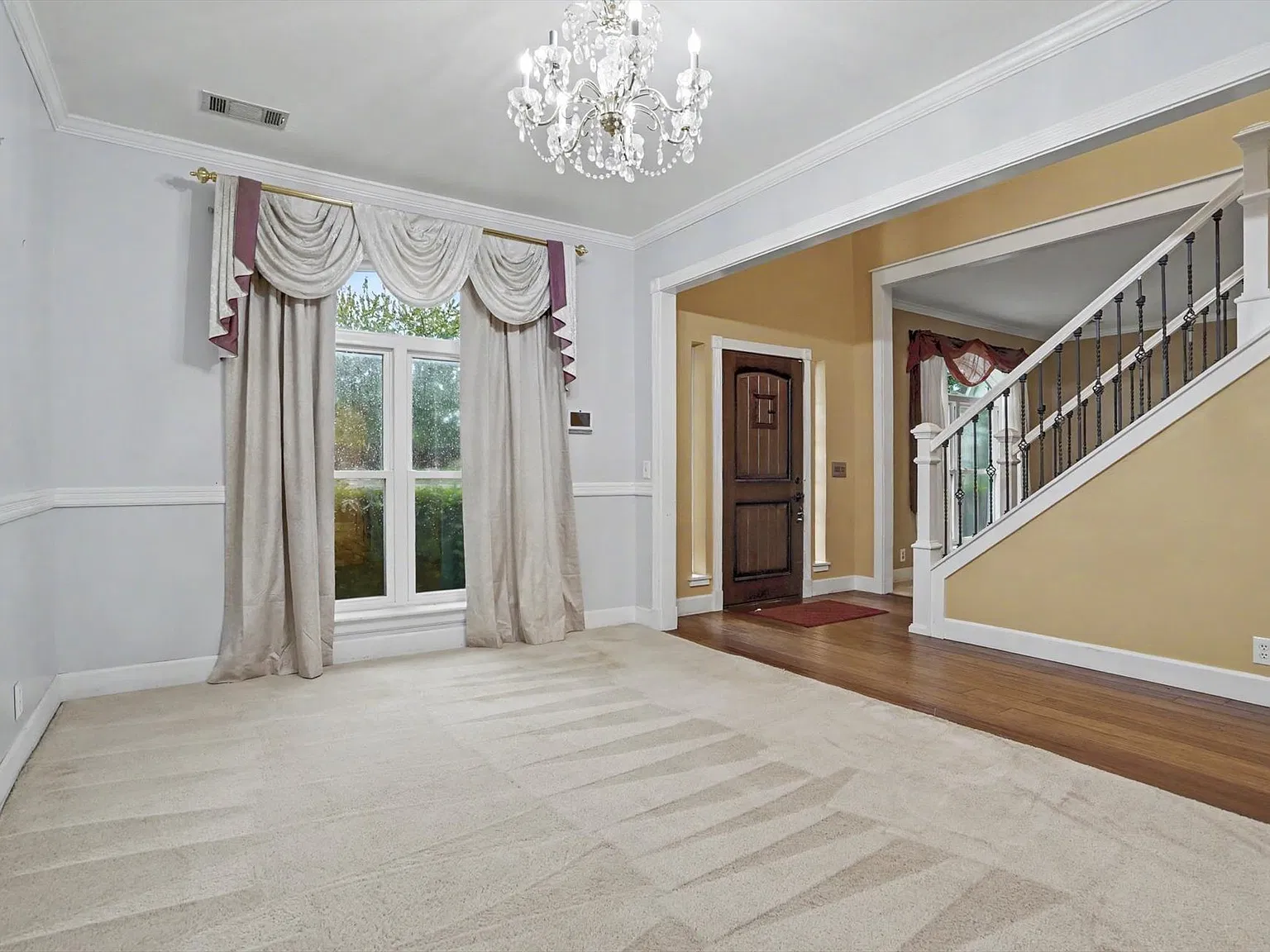 4 bed, 2.5 bath, 3048 sqft, $2,500 — Photo 4