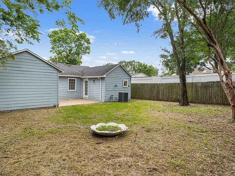 9005 Gabriel St — Photo 18