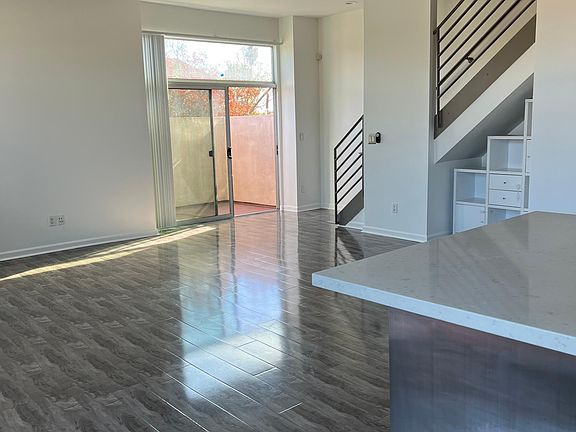 4th image of 12104 Huston St APT 105
