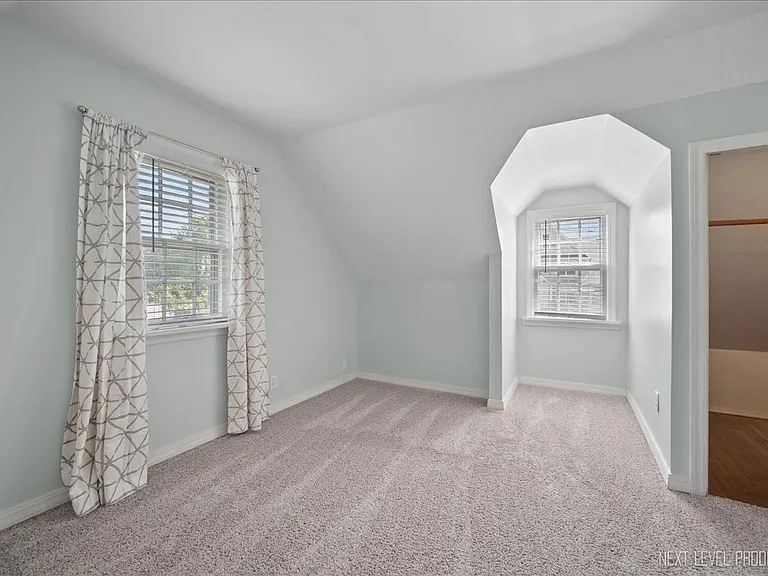 40 S Pine St — Photo 18