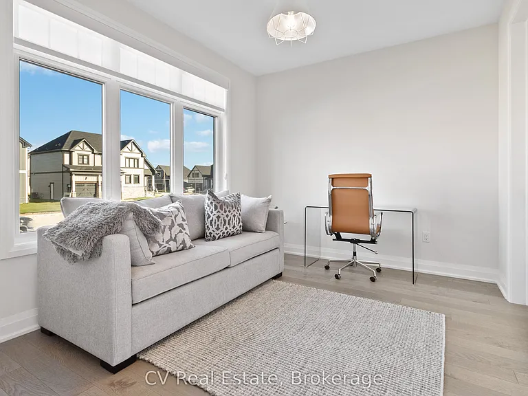 115 Stillwater Cres — Photo 14
