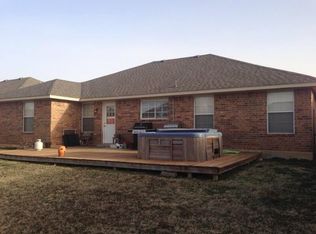 317 SW 40th St, Moore, OK 73160