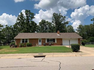 1809 Johns Dr, Mountain Home, AR 72653