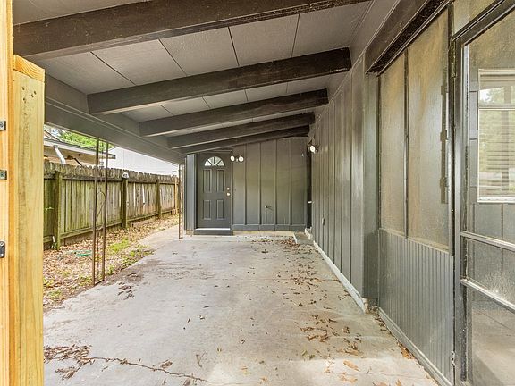 4th image of 1317 Carolyn Dr