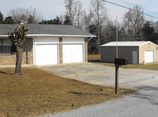 446 Masonic Ln, Cave City, AR 72521