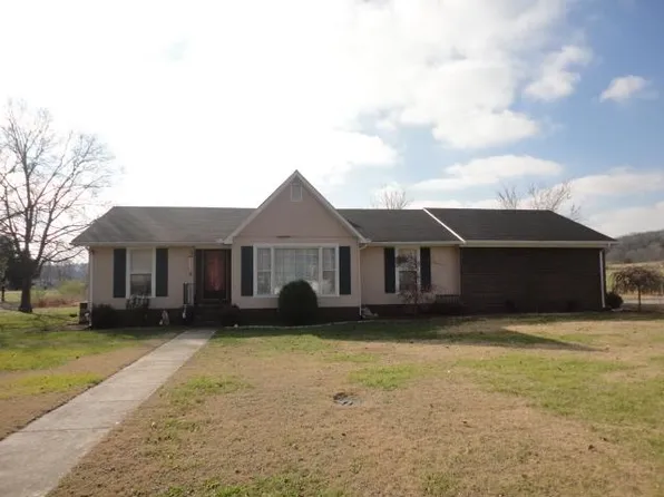 110 Mason Dr, Fayetteville, TN 37334