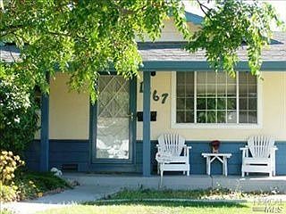 3rd image of 1367 Canterbury Dr