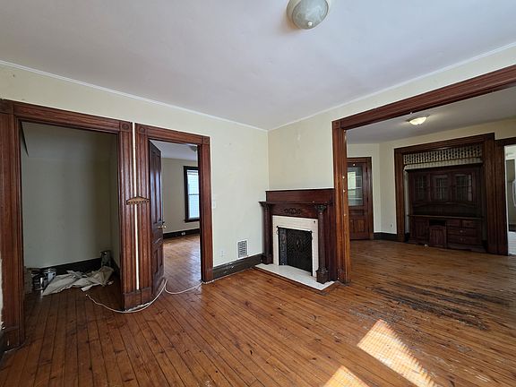 3rd image of 331 Edgewood Ave #1A