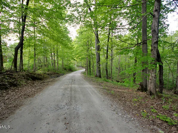 15 Lake Dr, Stockbridge, MA 01262