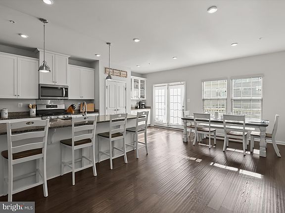 2nd image of 10048 Beerse St