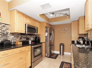 1428 Oak Valley Dr, Seffner, FL 33584